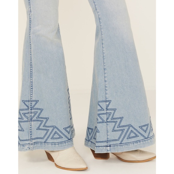 Wrangler Retro High Rise Flare Jeans with Aztec Embroidery - Picture 2 of 9